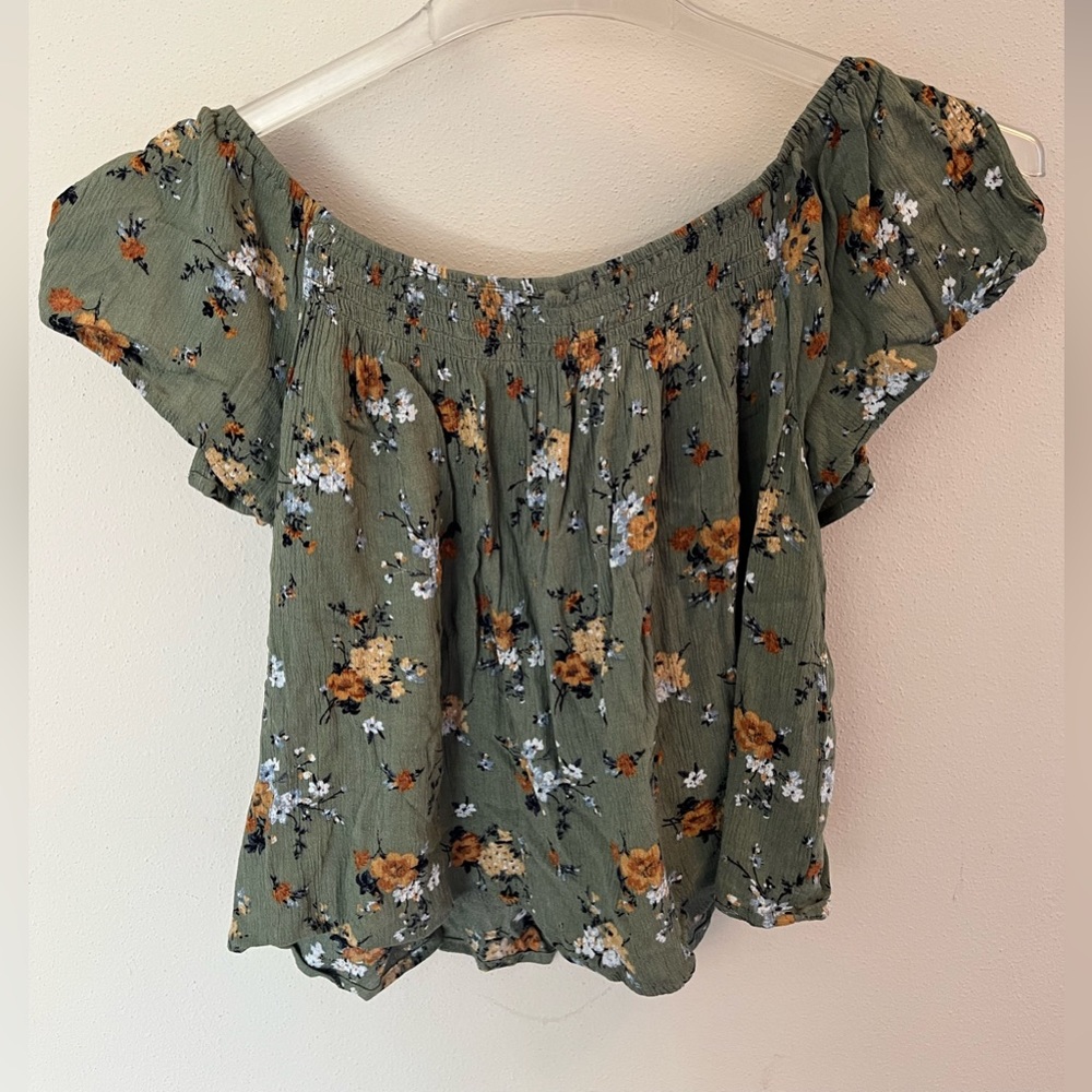 Juniors off the shoulder top size M